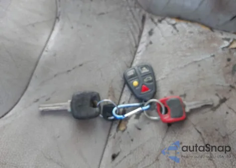 2001 Volvo V70 из США, поврежденный, VIN YV1SW61R312114727